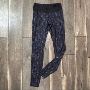 Lululemon Speed Tight II
Stained Glass Love Nightfall Black